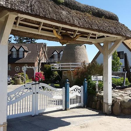 Wyk auf FöhrNordsee "Haus Luttenblick" Whg.: Meeresrauschenアパートメント エクステリア 写真
