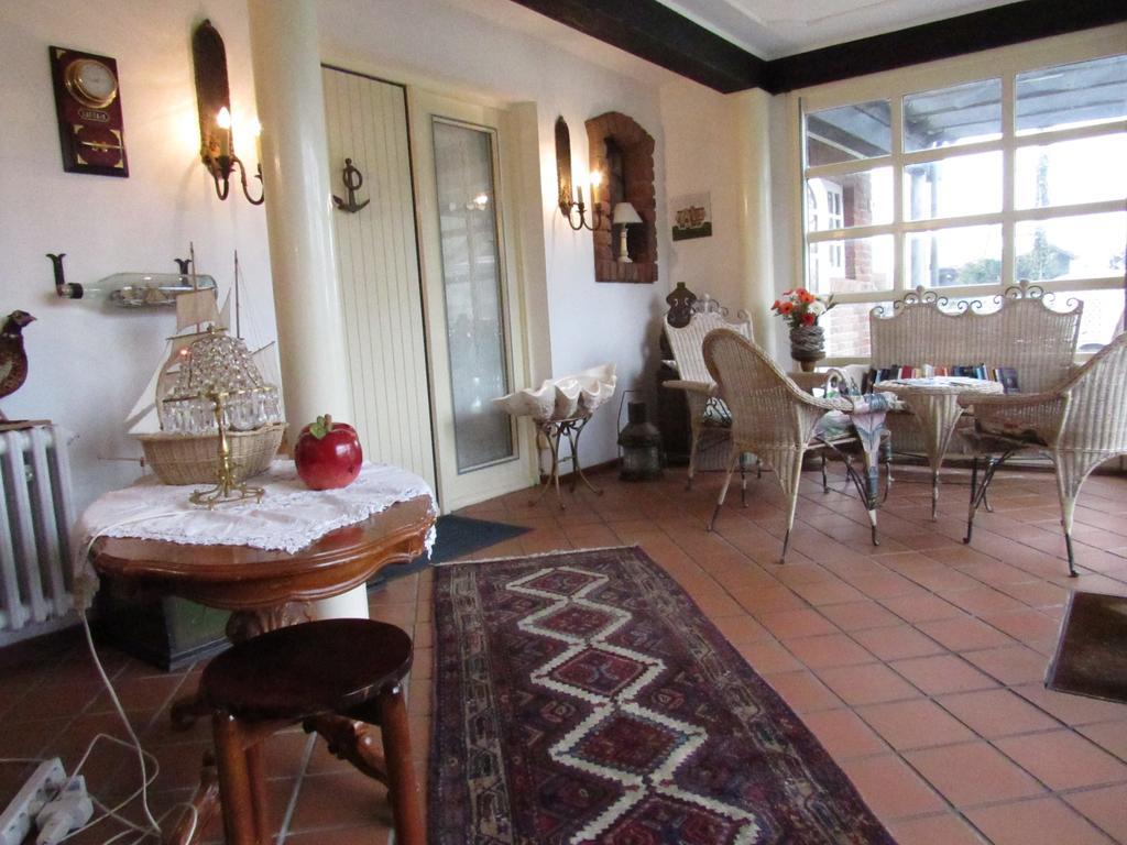 Wyk auf FöhrNordsee "Haus Luttenblick" Whg.: Meeresrauschenアパートメント エクステリア 写真