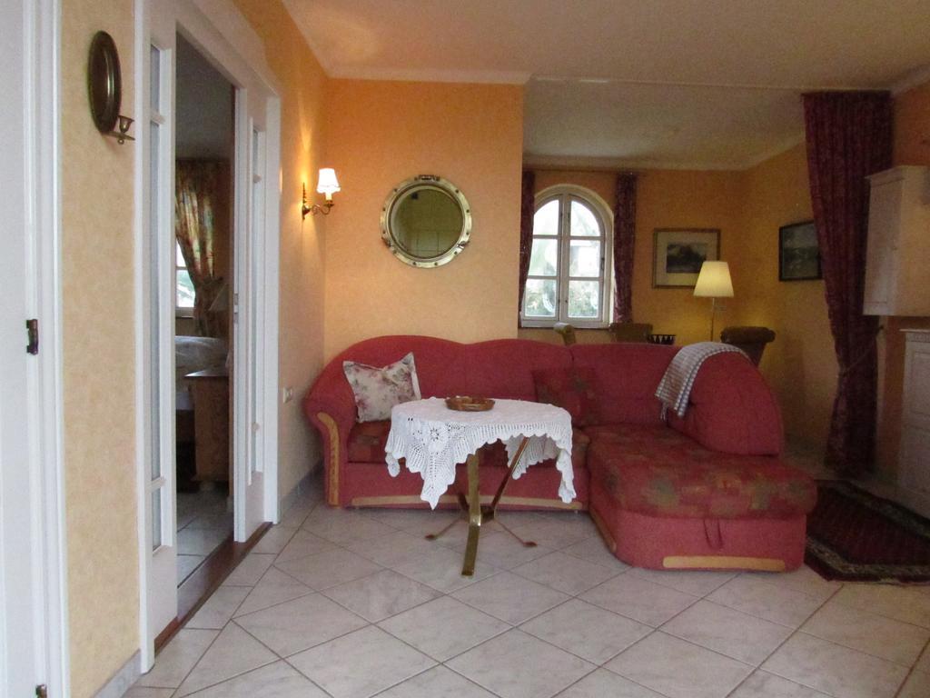 Wyk auf FöhrNordsee "Haus Luttenblick" Whg.: Meeresrauschenアパートメント エクステリア 写真