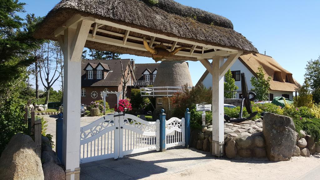 Wyk auf FöhrNordsee "Haus Luttenblick" Whg.: Meeresrauschenアパートメント エクステリア 写真